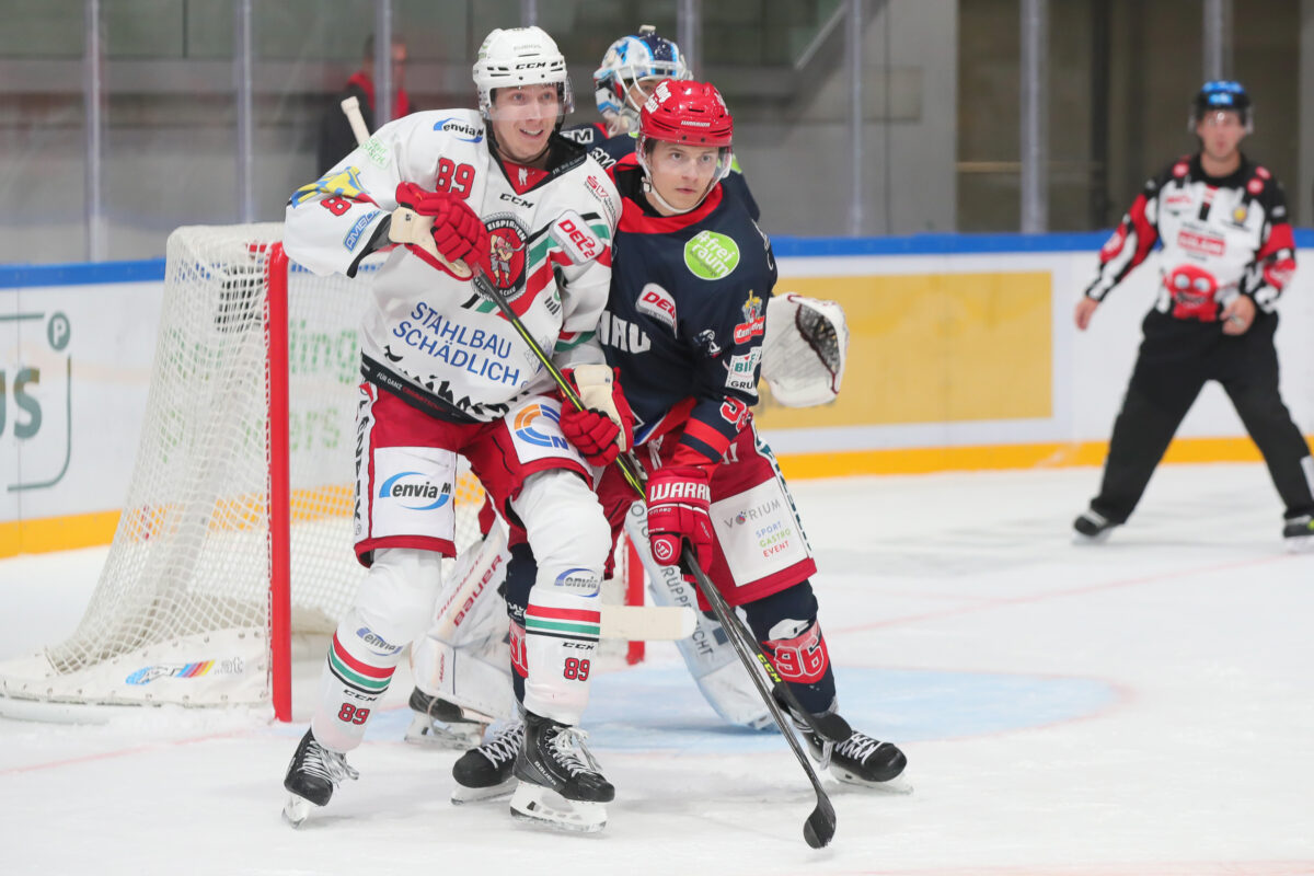 Wölfe treffen zu Hause auf die Eisbären Regensburg