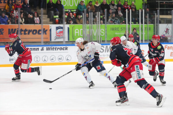 -7- Joel Keussen (EC Kassel Huskies), DEL 2 - Selber Wölfe - EC Kassel Huskies, Selb, Netzsch-Arena, 11.12.22