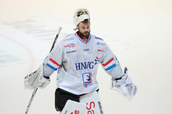 Bester Spieler bei Heilbronn -97- Ilya Andryukhov (Goalie Heilbronner Falken), DEL 2 - Selber Wölfe - Heilbronner Falken, Selb, Netzsch-Arena, 13.02.22