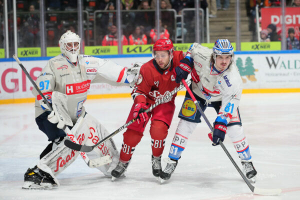 -97- Ilya Andryukhov (Goalie Heilbronner Falken), -81- Eglis Kalns (Selber Woelfe), -81- River Rymsha (Heilbronner Falken), DEL 2 - PD S6 Selber Wölfe - Heilbronner Falken, Selb, Netzsch-Arena, 26.03.23