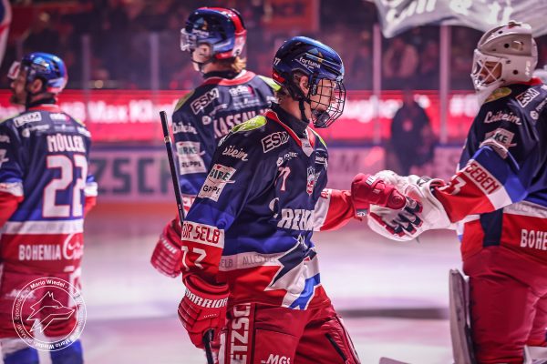 20251130 sel mem web 006