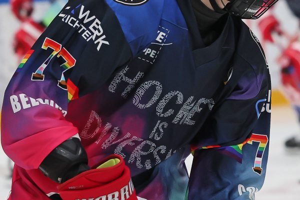 20251212 sel evf web 007