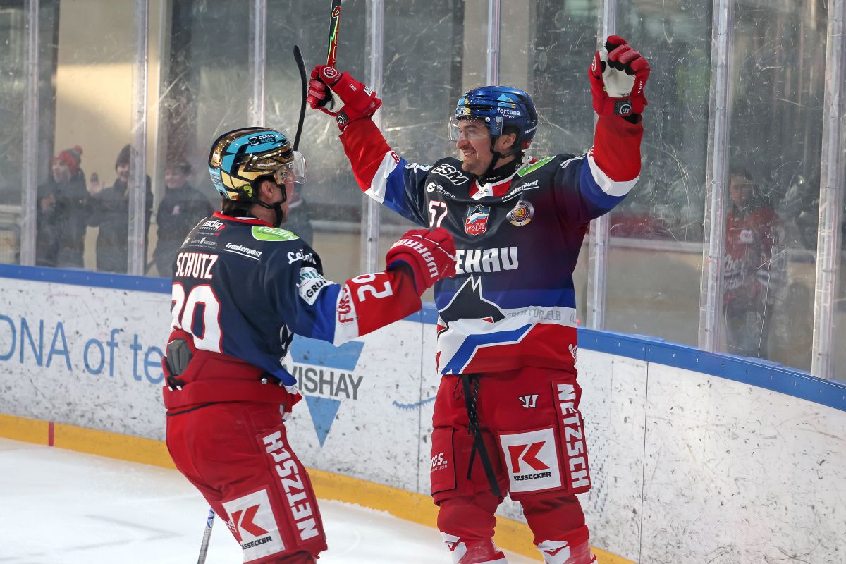 Formstarke Wölfe vor richtungsweisenden Spielen