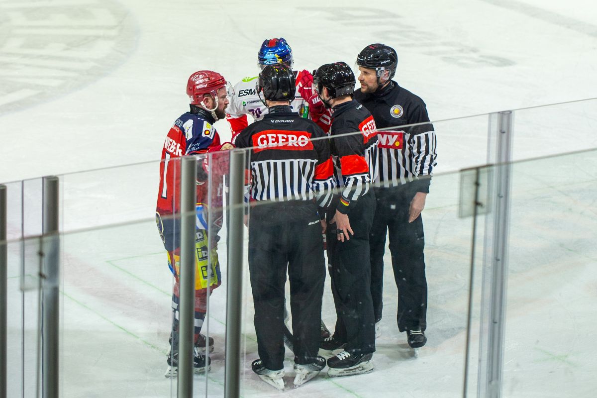 Krasse Fehlentscheidung überschattet Spitzenspiel