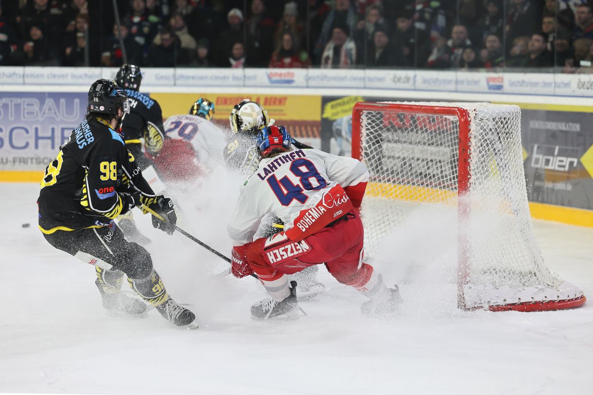 Selber Wölfe erneut Derbysieger